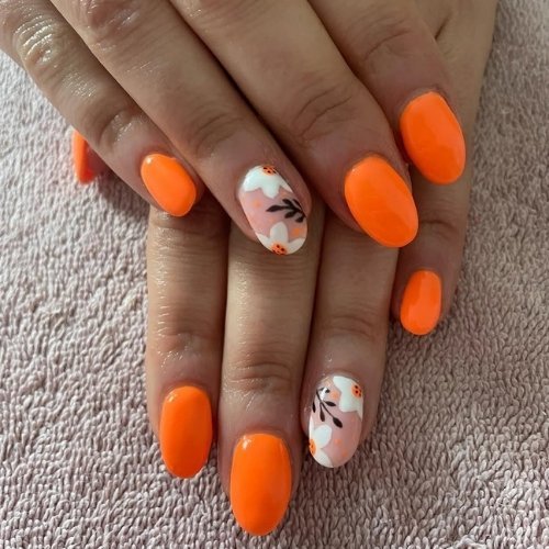 Blossom Accent Nails