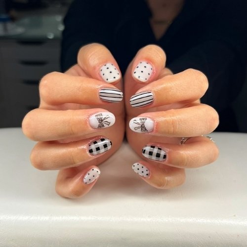 Chic Black and White Nail Art