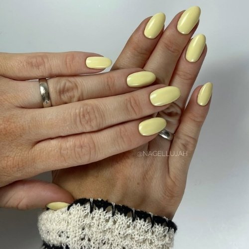 Soft Glow Nails