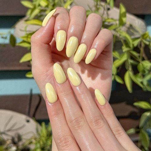 Sunny Butter Dream Nails