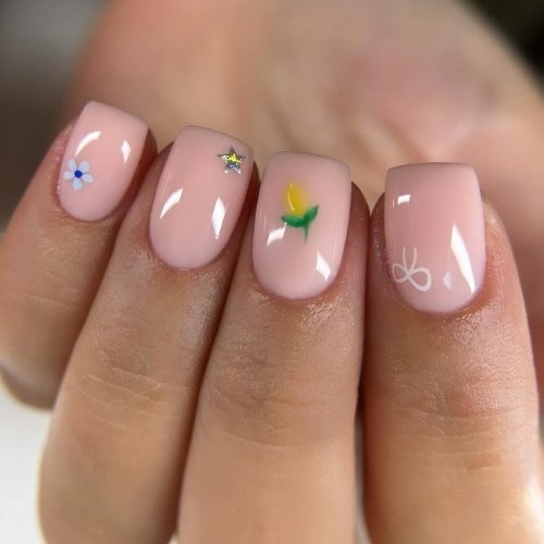 Mini Motif Nails