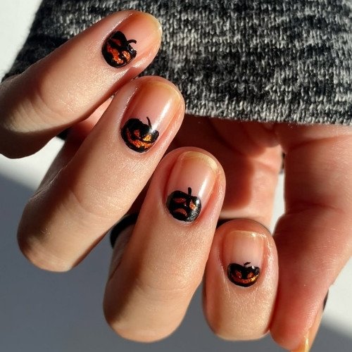 Mini Pumpkin Halloween Nails