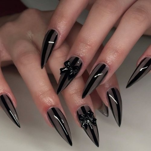 Bow Accent Nails