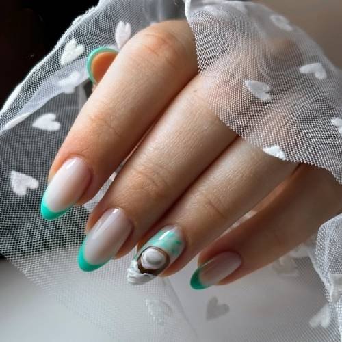 Seashell Accent Beach Nails