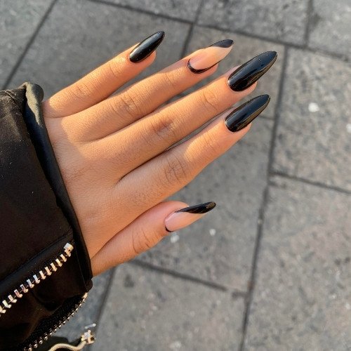 Swirl Accent Nails